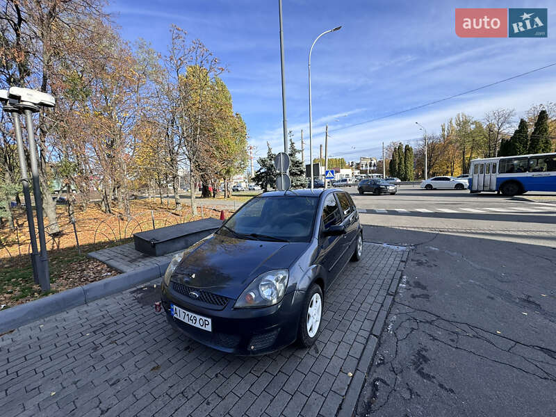 Хэтчбек Ford Fiesta 2006 в Черкассах фото 2 Хэтчбек Ford Fiesta 2006 в Черкассах