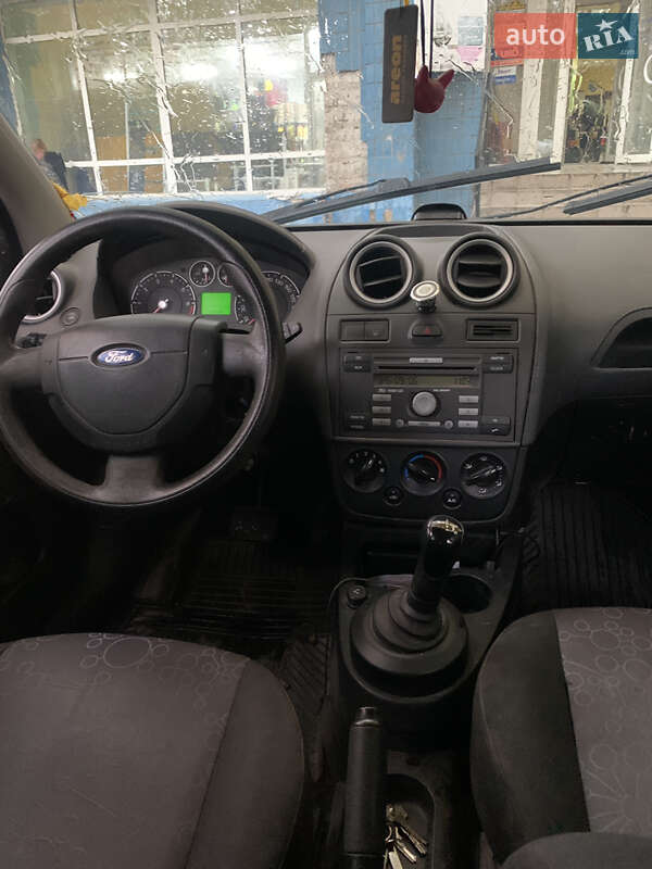 Хетчбек Ford Fiesta 2006 в Запоріжжі фото 2 Хетчбек Ford Fiesta 2006 в Запоріжжі