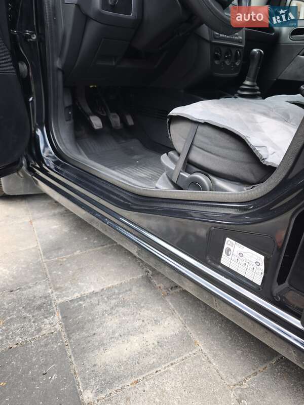 Хэтчбек Ford Fiesta 2006 в Днепре фото 9 Хэтчбек Ford Fiesta 2006 в Днепре