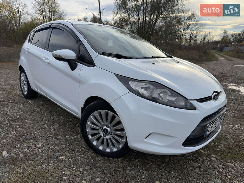 Хетчбек Ford Fiesta 2011 в Чернівцях