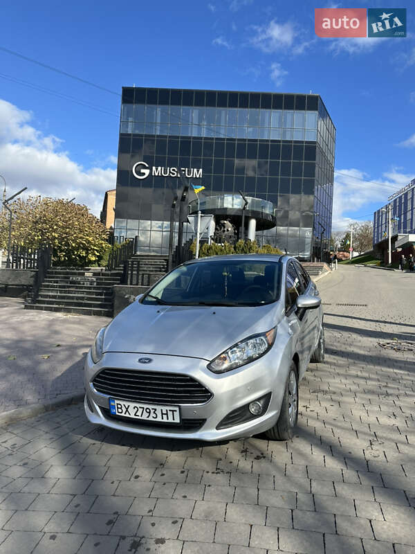 Седан Ford Fiesta 2013 в Городке