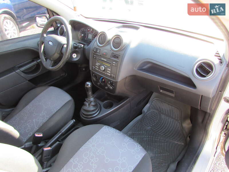 Хэтчбек Ford Fiesta 2008 в Кропивницком фото 18 Хэтчбек Ford Fiesta 2008 в Кропивницком