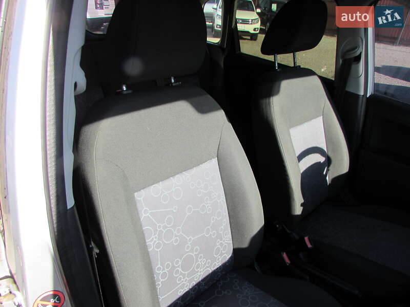 Хэтчбек Ford Fiesta 2008 в Кропивницком фото 19 Хэтчбек Ford Fiesta 2008 в Кропивницком