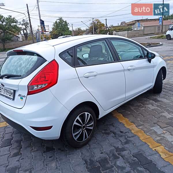 Хетчбек Ford Fiesta 2010 в Миколаєві фото 3 Хетчбек Ford Fiesta 2010 в Миколаєві