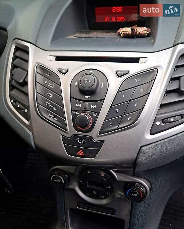 Хетчбек Ford Fiesta 2010 в Первомайську