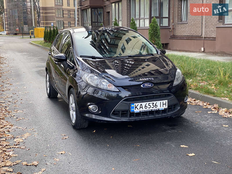 Хэтчбек Ford Fiesta 2011 в Чернигове фото 3 Хэтчбек Ford Fiesta 2011 в Чернигове