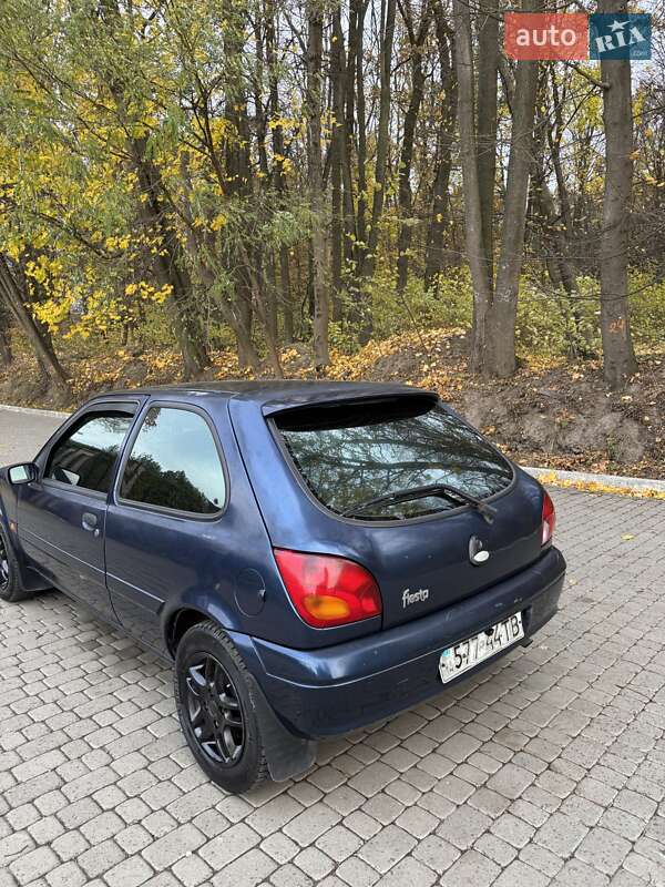Хетчбек Ford Fiesta 2001 в Львові