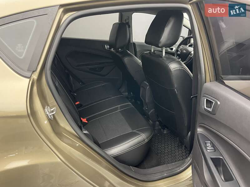 Хетчбек Ford Fiesta 2014 в Києві