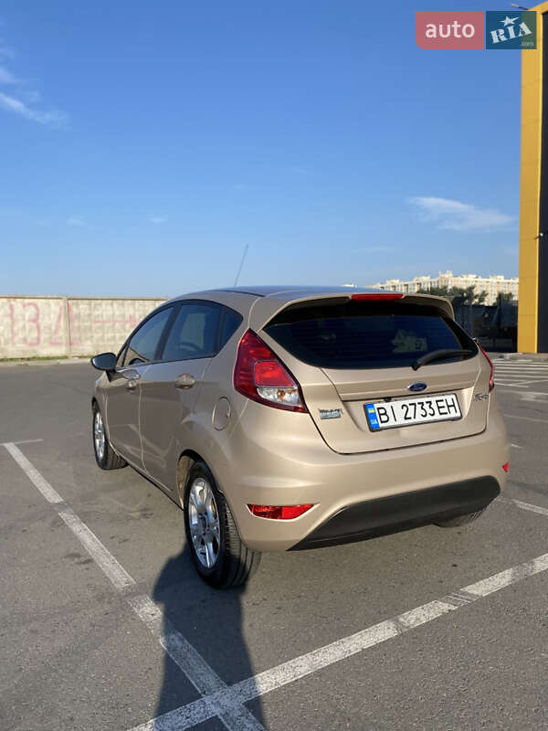 Хэтчбек Ford Fiesta 2016 в Киеве фото 6 Хэтчбек Ford Fiesta 2016 в Киеве