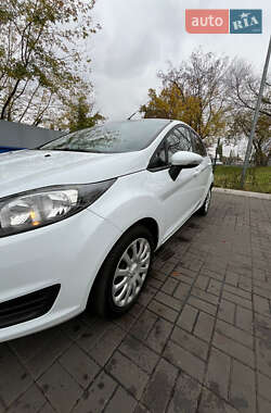 Хетчбек Ford Fiesta 2016 в Києві