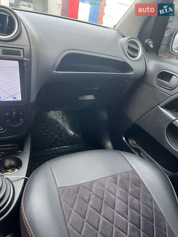 Хэтчбек Ford Fiesta 2008 в Виннице фото 17 Хэтчбек Ford Fiesta 2008 в Виннице
