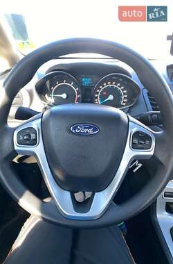 Седан Ford Fiesta 2018 в Івано-Франківську