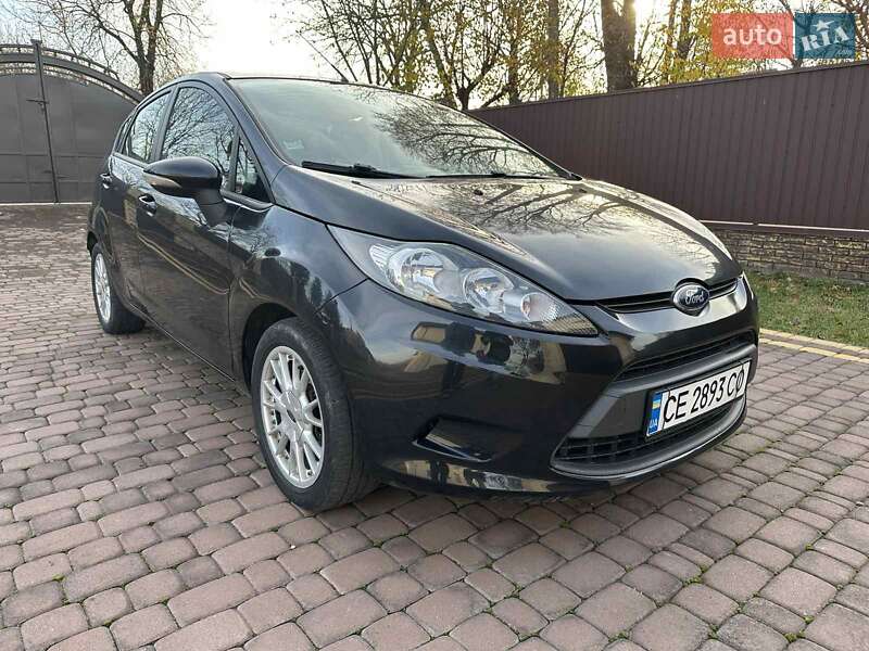 Хэтчбек Ford Fiesta 2011 в Черновцах