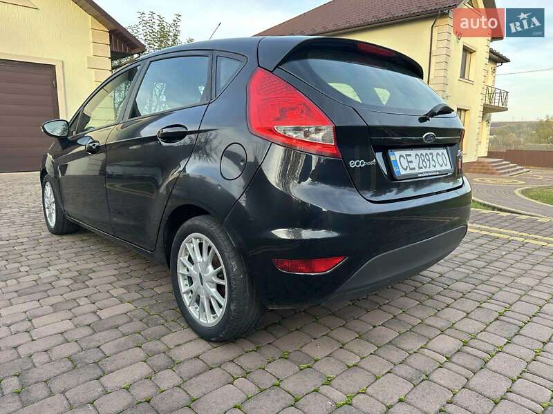 Хэтчбек Ford Fiesta 2011 в Черновцах
