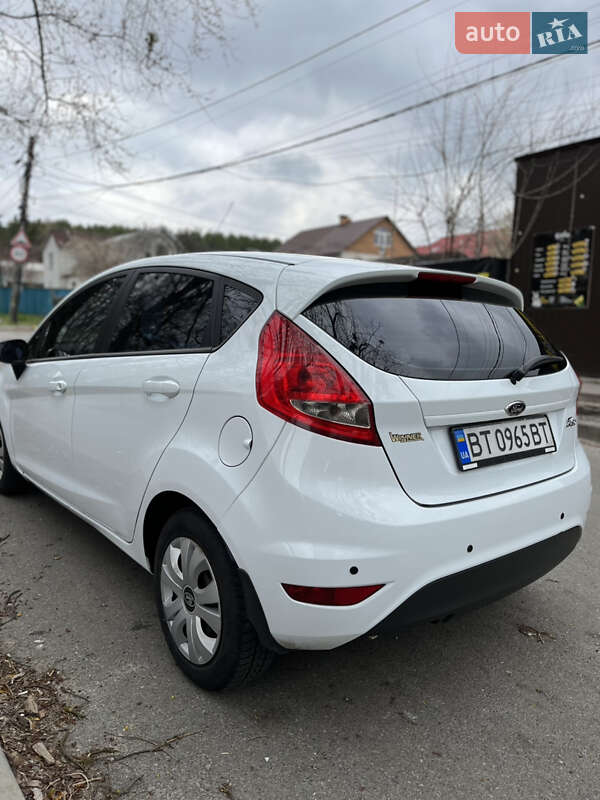Хэтчбек Ford Fiesta 2012 в Киеве