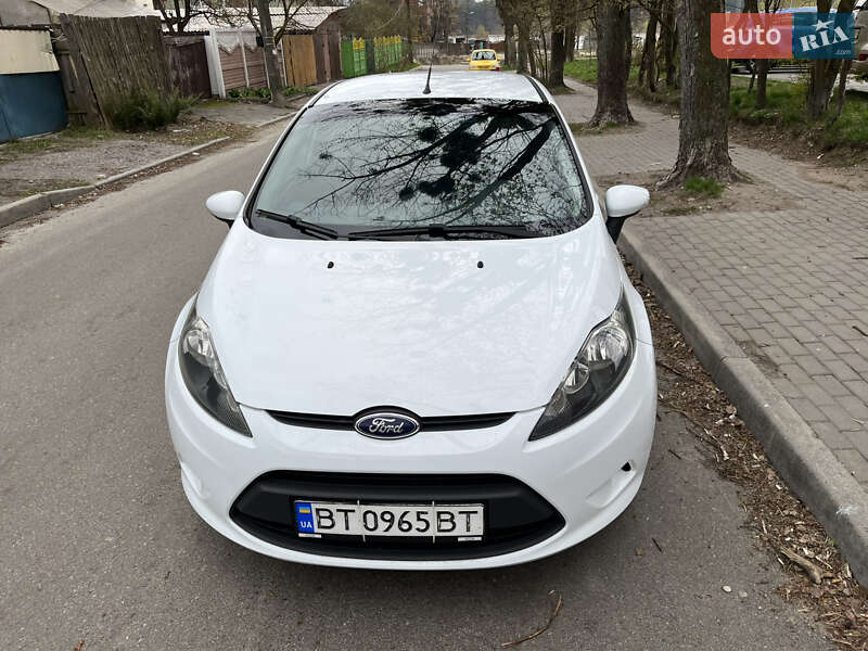 Хэтчбек Ford Fiesta 2012 в Киеве