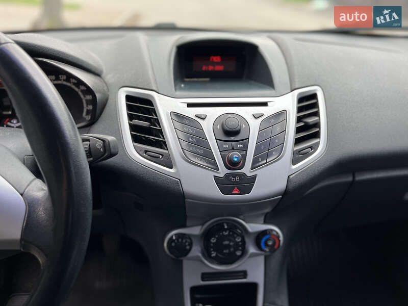 Хэтчбек Ford Fiesta 2012 в Киеве