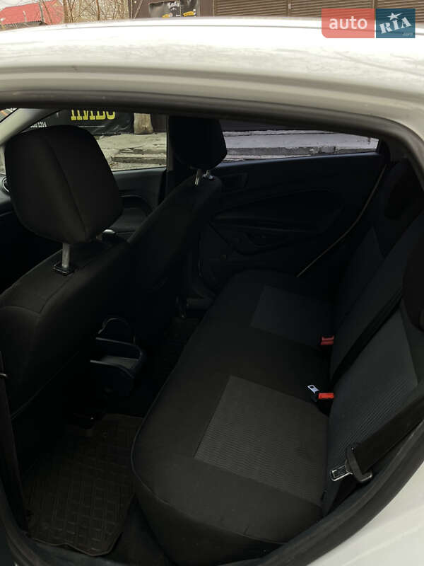 Хэтчбек Ford Fiesta 2012 в Киеве