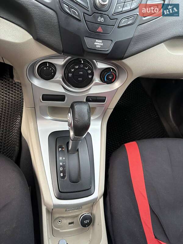 Седан Ford Fiesta 2014 в Житомире