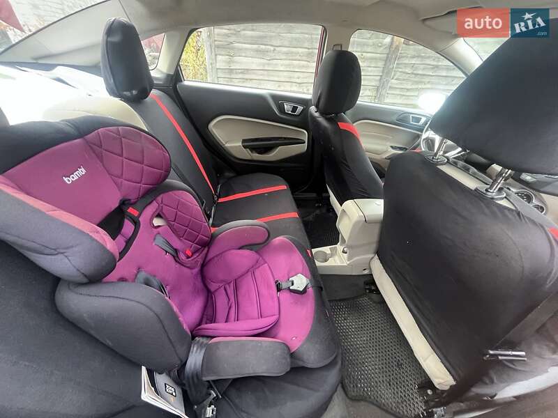 Седан Ford Fiesta 2014 в Житомире