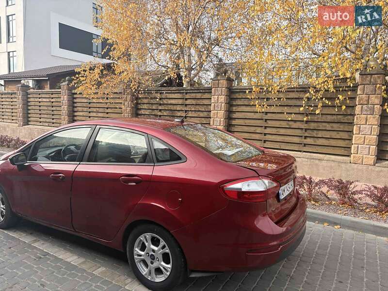 Седан Ford Fiesta 2014 в Житомире