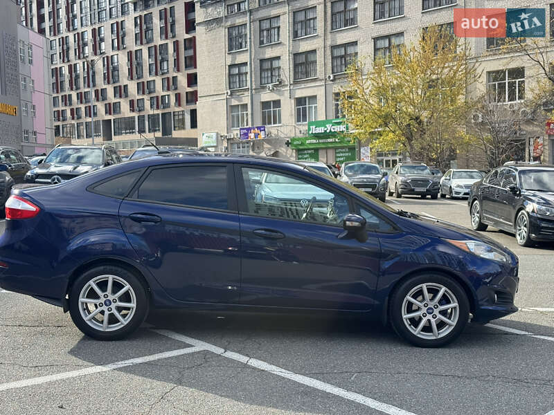 Седан Ford Fiesta 2016 в Киеве