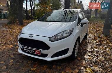 Хэтчбек Ford Fiesta 2017 в Киеве