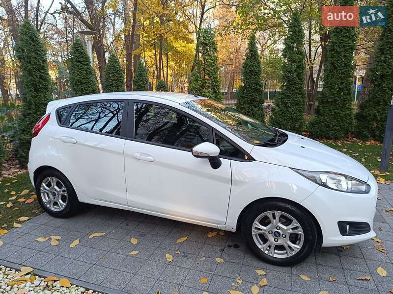 Хэтчбек Ford Fiesta 2017 в Киеве фото 3 Хэтчбек Ford Fiesta 2017 в Киеве