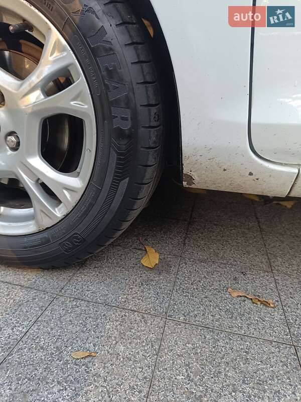 Хэтчбек Ford Fiesta 2017 в Киеве фото 11 Хэтчбек Ford Fiesta 2017 в Киеве