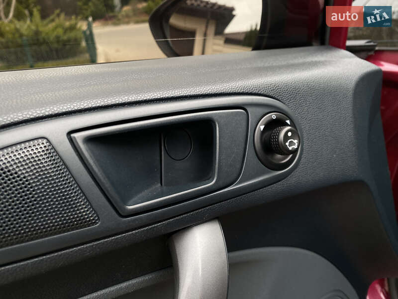 Хэтчбек Ford Fiesta 2011 в Одессе фото 52 Хэтчбек Ford Fiesta 2011 в Одессе