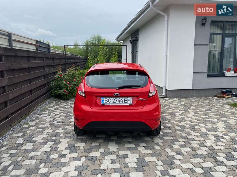 Хэтчбек Ford Fiesta 2015 в Киеве фото 2 Хэтчбек Ford Fiesta 2015 в Киеве