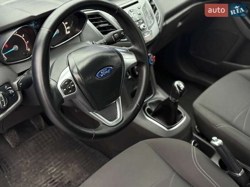 Хэтчбек Ford Fiesta 2015 в Запорожье