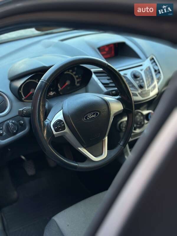 Хетчбек Ford Fiesta 2010 в Косові фото 17 Хетчбек Ford Fiesta 2010 в Косові