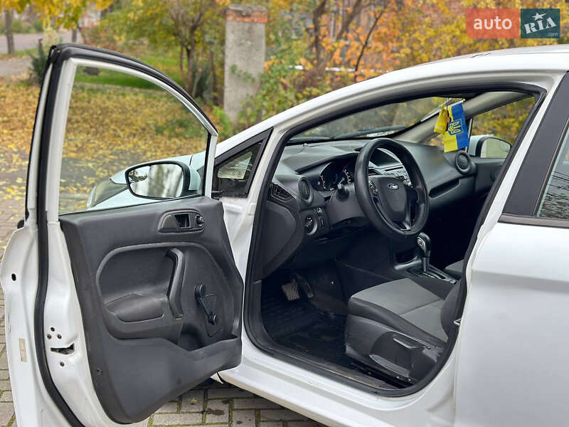 Хэтчбек Ford Fiesta 2015 в Николаеве фото 5 Хэтчбек Ford Fiesta 2015 в Николаеве