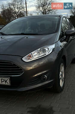 Седан Ford Fiesta 2017 в Львові
