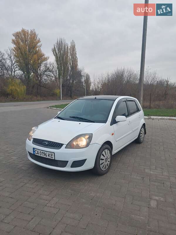 Хэтчбек Ford Fiesta 2007 в Золотоноше