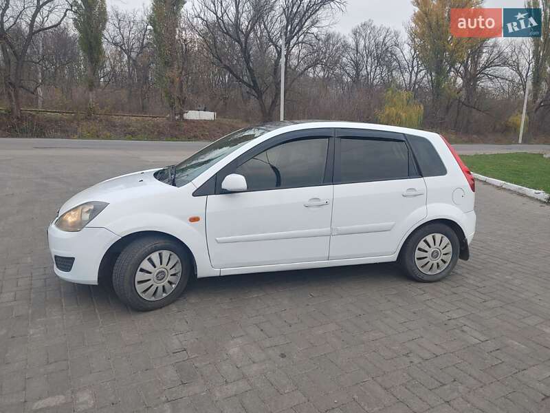 Хэтчбек Ford Fiesta 2007 в Золотоноше