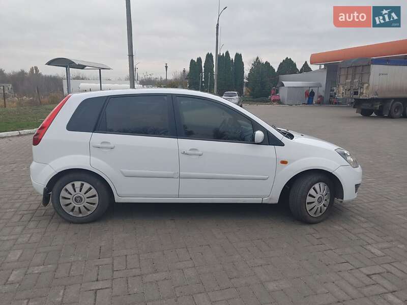 Хэтчбек Ford Fiesta 2007 в Золотоноше
