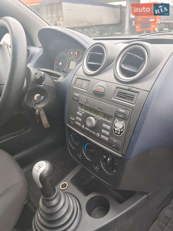 Хэтчбек Ford Fiesta 2007 в Золотоноше