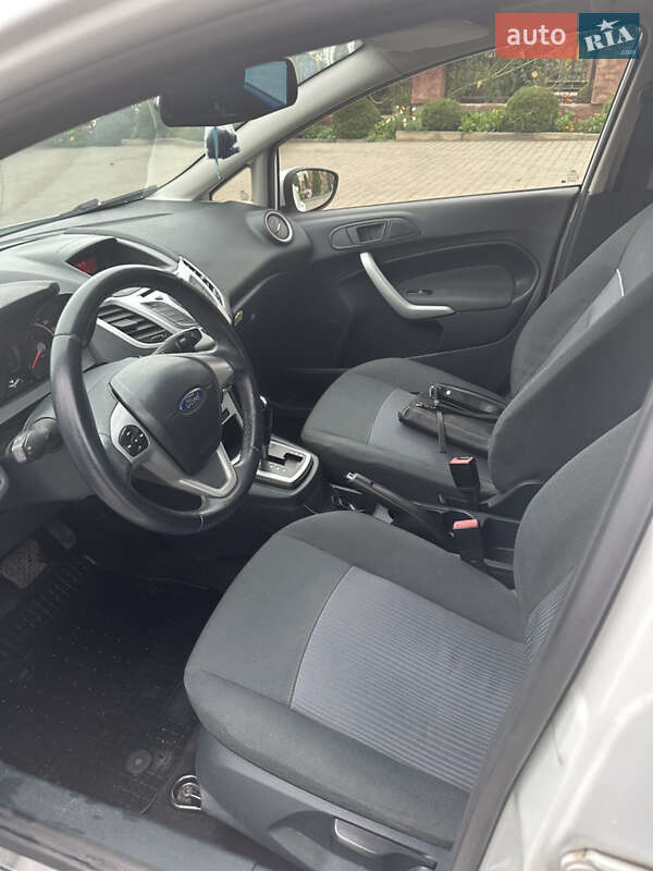 Хэтчбек Ford Fiesta 2011 в Черноморске