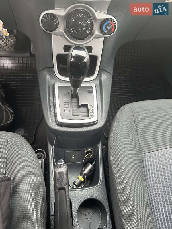 Хэтчбек Ford Fiesta 2011 в Черноморске