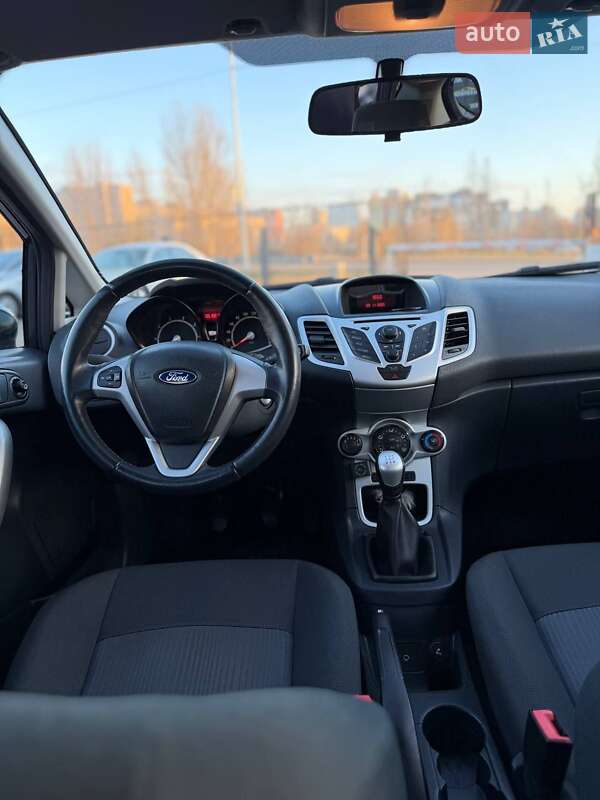 Хетчбек Ford Fiesta 2011 в Києві фото 3 Хетчбек Ford Fiesta 2011 в Києві