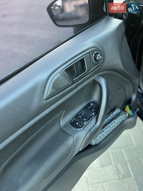 Седан Ford Fiesta 2019 в Черновцах фото 10 Седан Ford Fiesta 2019 в Черновцах