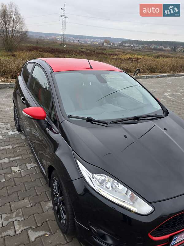Хэтчбек Ford Fiesta 2015 в Ирпене