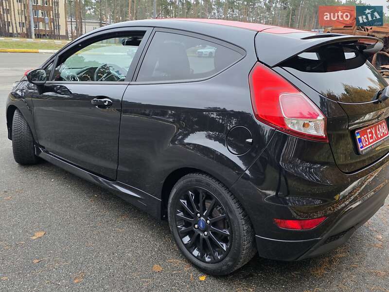 Хэтчбек Ford Fiesta 2015 в Ирпене