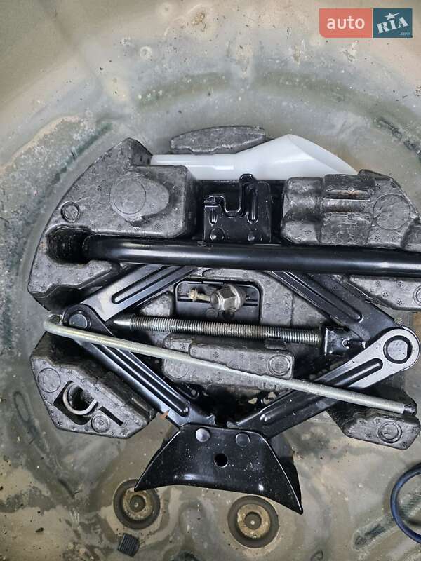 Хэтчбек Ford Fiesta 2015 в Ирпене