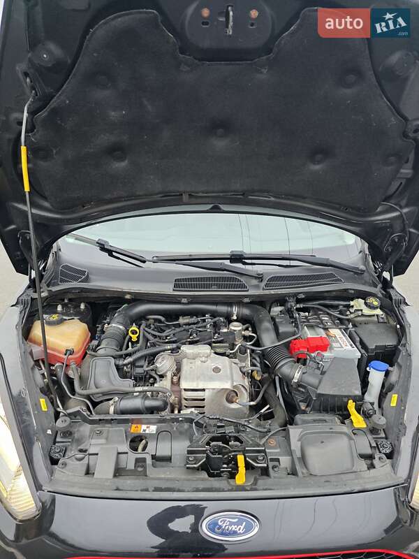 Хэтчбек Ford Fiesta 2015 в Ирпене