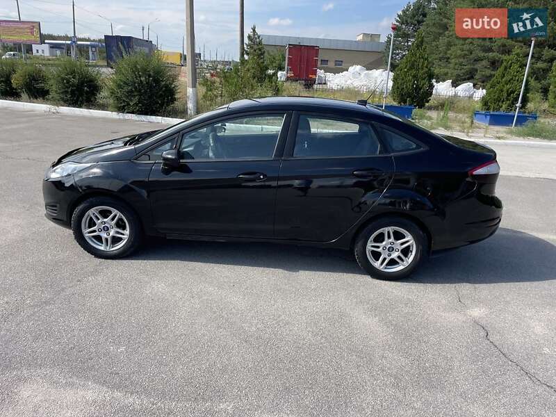 Седан Ford Fiesta 2018 в Днепре