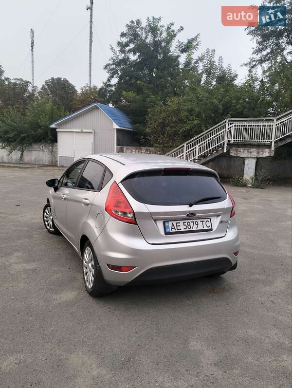 Хэтчбек Ford Fiesta 2010 в Верхнеднепровске