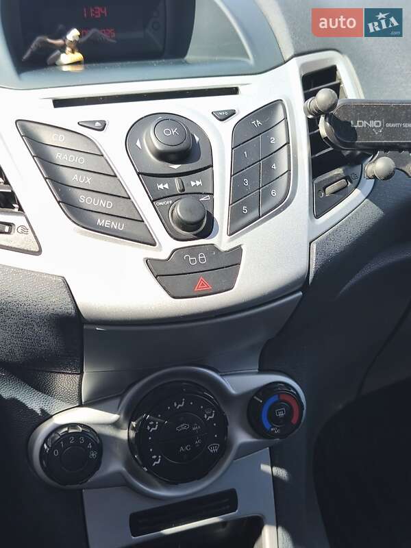 Хэтчбек Ford Fiesta 2012 в Киеве фото 3 Хэтчбек Ford Fiesta 2012 в Киеве